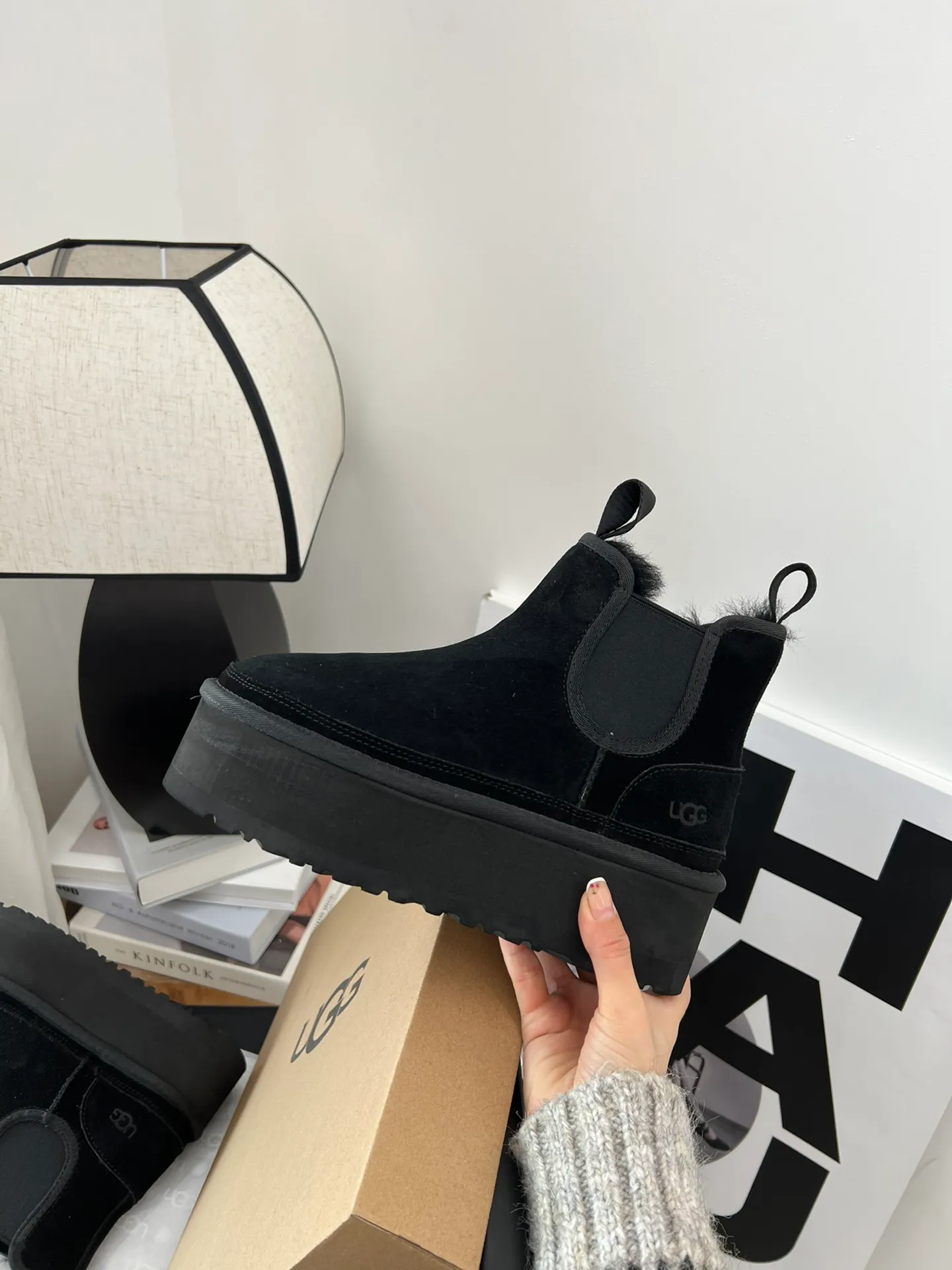 💰560 UGG sheepskin all-in-one snow boots Chelsea boots UGG 4526 Autumn and winter new women's casual and comfortable thick-soled Chelsea fashion boots star same style 1134526 Color: black maroon gray Size: 35-40